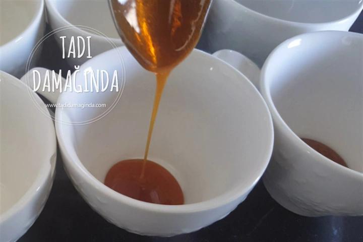 Tek Yumurtalı Fırınsız Yalancı Krem Karamel