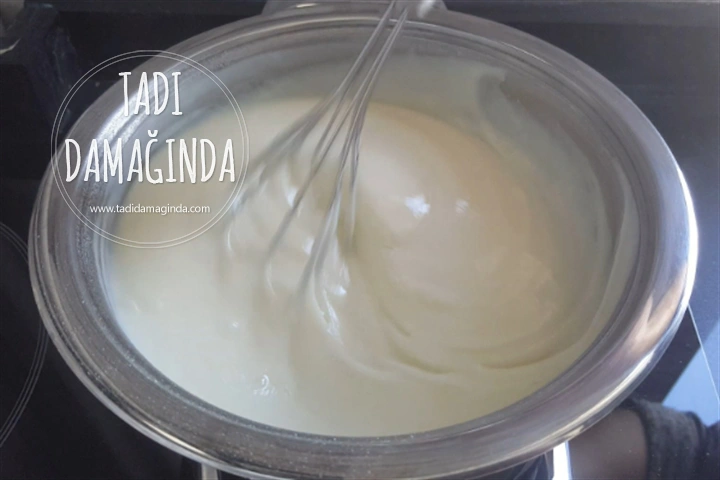 Tek Yumurtalı Fırınsız Yalancı Krem Karamel