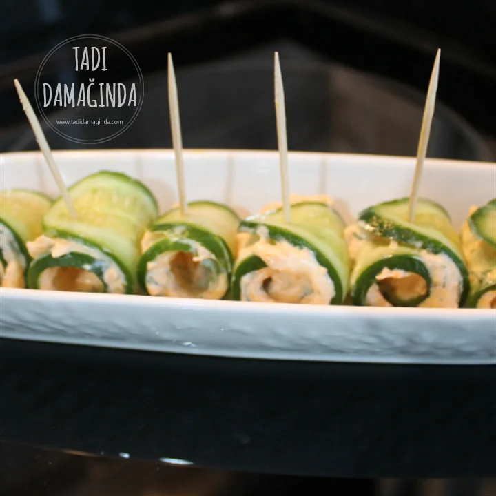 Yoğurtlu Havuçlu Salatalık Ruloları