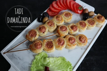 Sosisli Milföy Şişleri