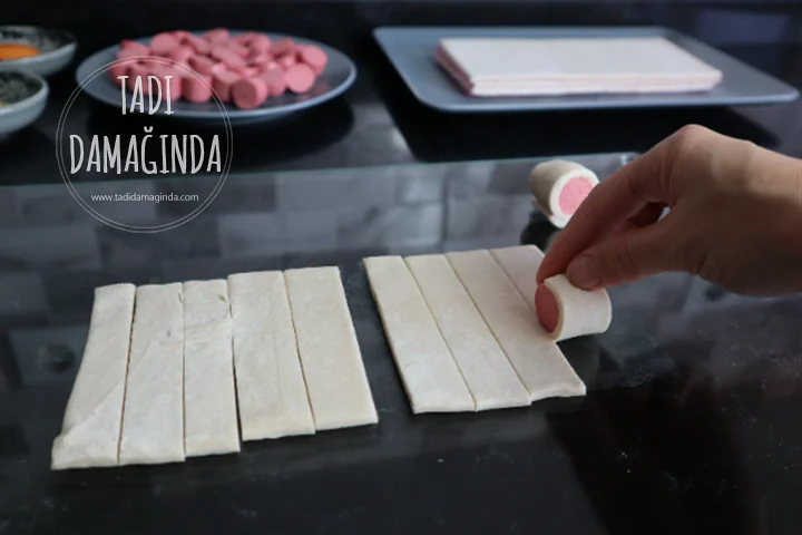 Sosisli Milföy Şişleri