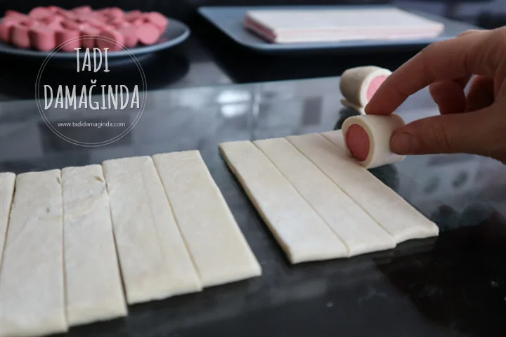 Sosisli Milföy Şişleri