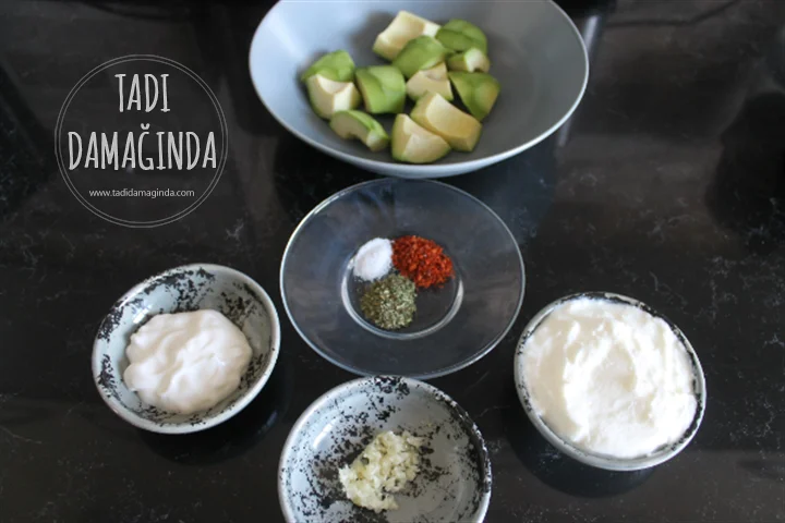 Yoğurtlu Avokado