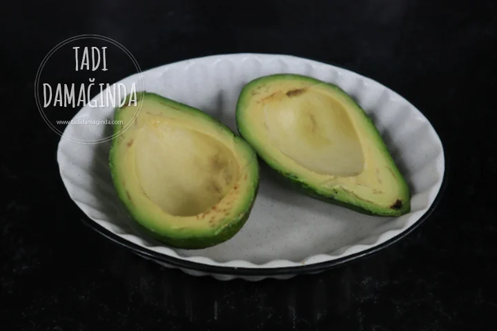 Yumurtalı Avokado Sandal