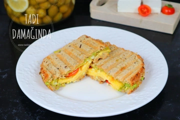 Yumurtalı Avokado Tost