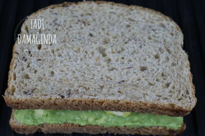 Yumurtalı Avokado Tost