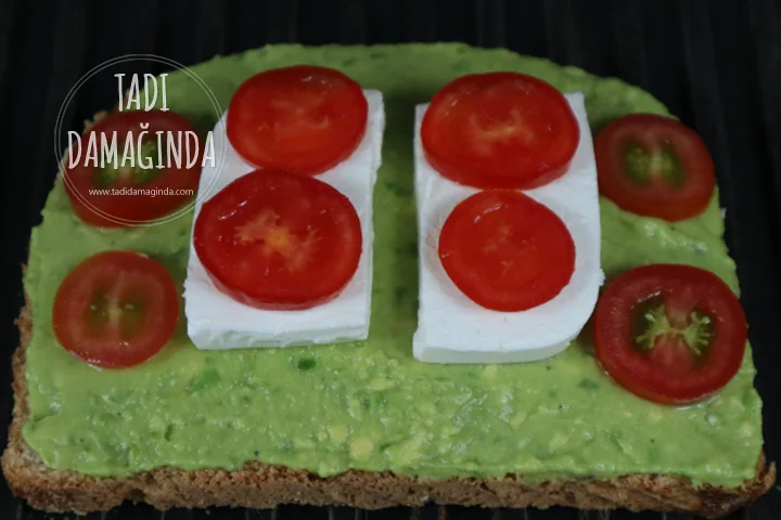 Yumurtalı Avokado Tost