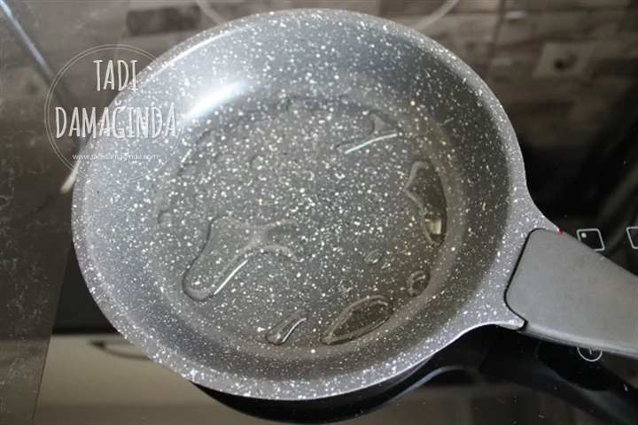 Yumurtalı Sosisli Kalp