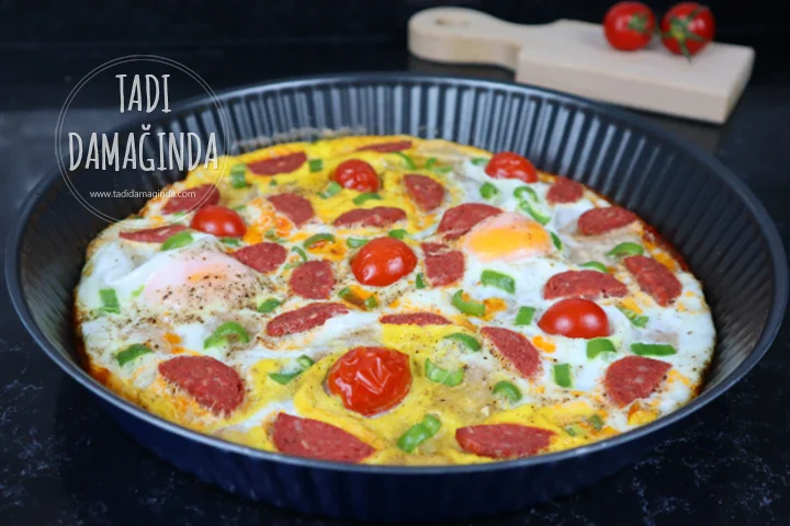 Yumurtalı Sucuklu Lavaş Pizza