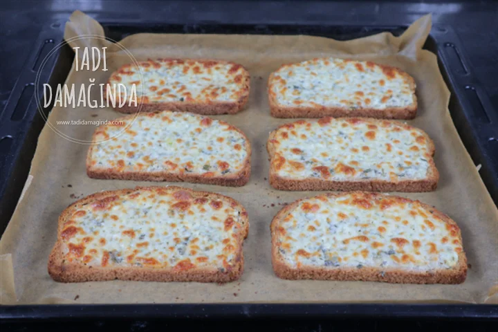 3 Peynirli Sarımsaklı Çıtır Ekmekler