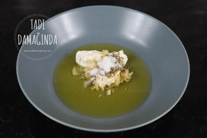 3 Peynirli Sarımsaklı Çıtır Ekmekler