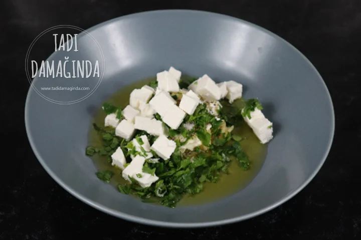 3 Peynirli Sarımsaklı Çıtır Ekmekler