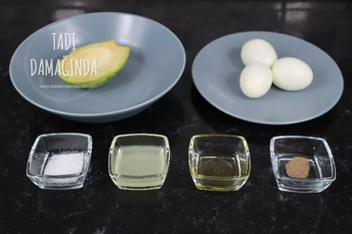 Avokado Dolgulu Yumurta