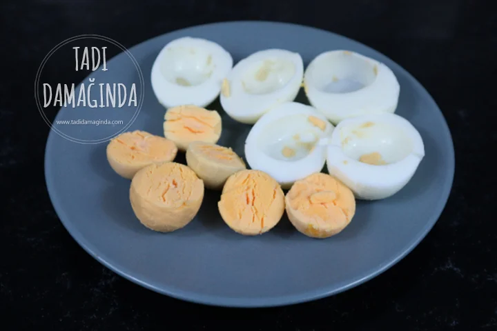 Avokado Dolgulu Yumurta