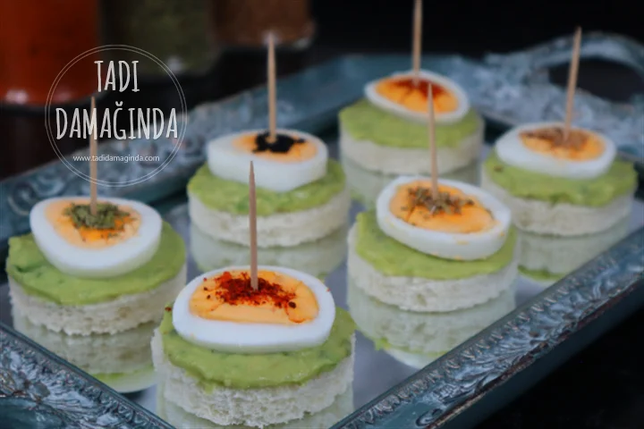 Avokadolu Yumurtalı Kanepe