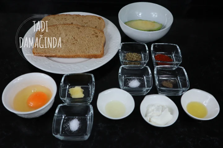 Avokadolu Yumurtalı Tost