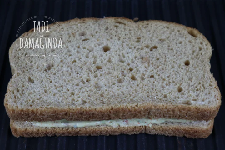 Avokadolu Yumurtalı Tost