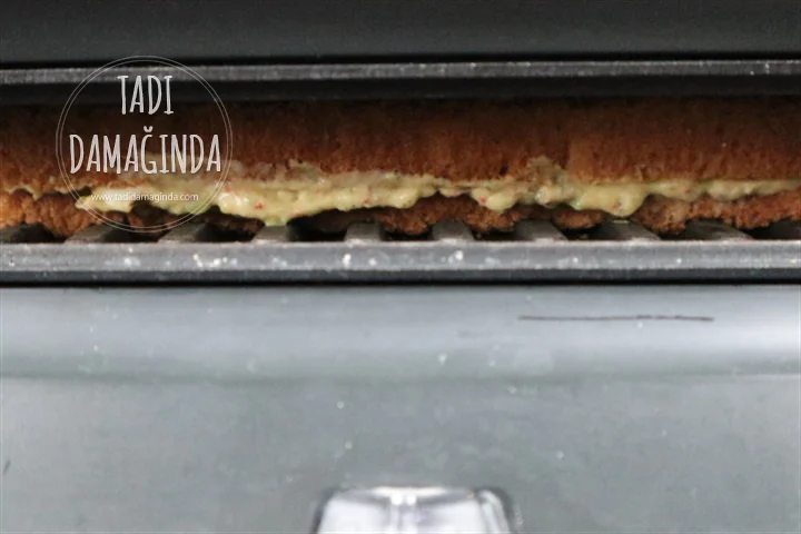 Avokadolu Yumurtalı Tost