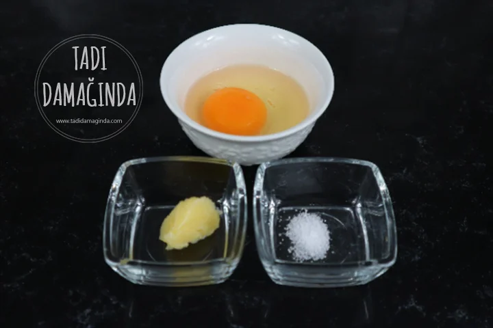 Ekmek Üstü Labneli Avokadolu Yumurta