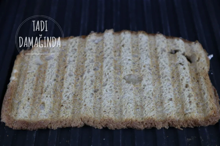 Ekmek Üstü Labneli Avokadolu Yumurta