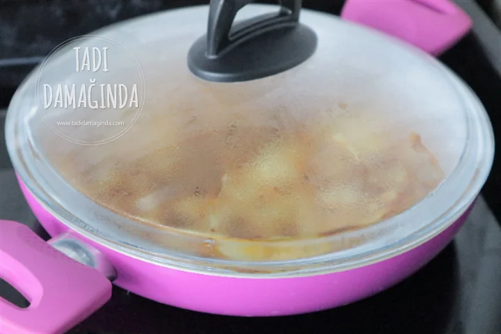 İspanyol Omleti (Soğanlı Patatesli Yumurta)