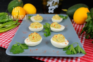 Labneli Avokadolu Yumurta Dolması