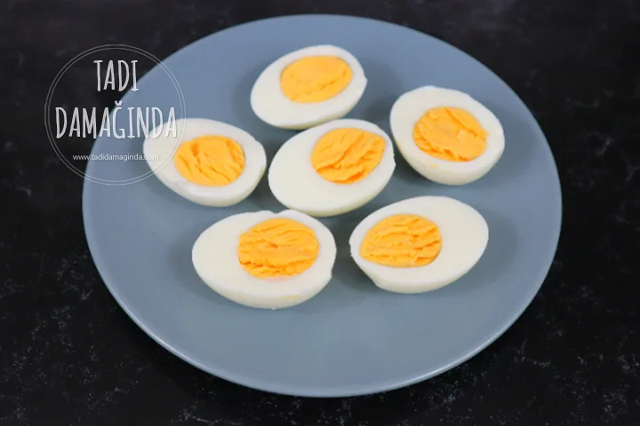 Labneli Avokadolu Yumurta Dolması