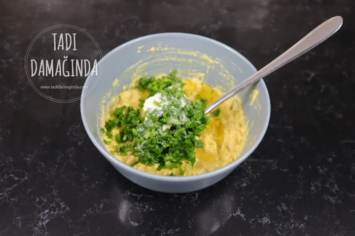 Labneli Avokadolu Yumurta Dolması