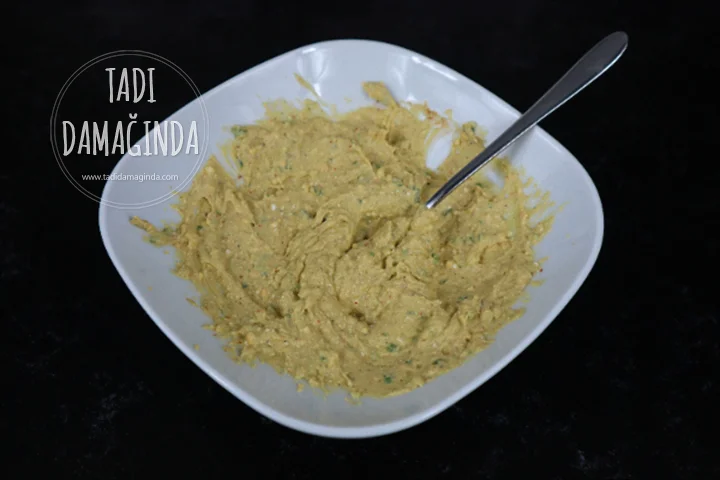 Peynirli Soğanlı Avokado Dolgulu Yumurta