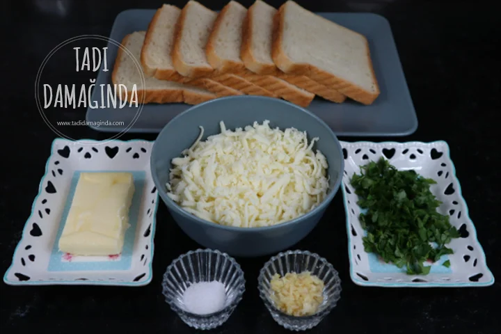 Sarımsaklı Kaşarlı Ekmek Dilimleri