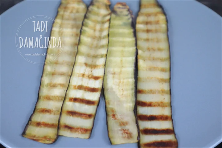 Tost Makinesinde Patlıcan Rulo