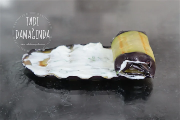 Tost Makinesinde Patlıcan Rulo