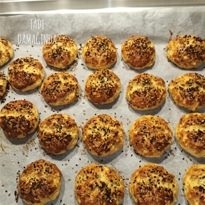 Buzlukta Saklanabilen Peynirli Kıyır Poğaça