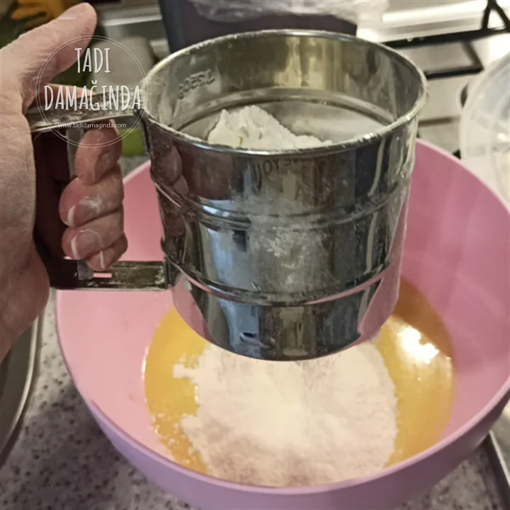 Buzlukta Saklanabilen Peynirli Kıyır Poğaça