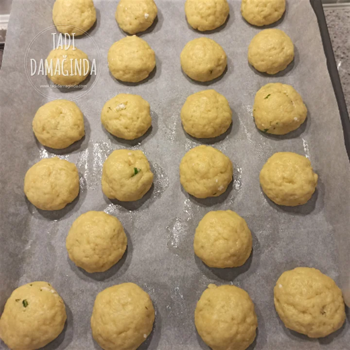 Buzlukta Saklanabilen Peynirli Kıyır Poğaça