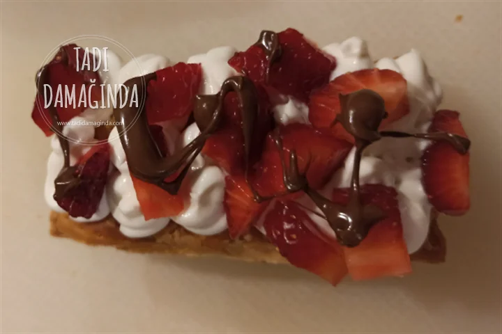 Çilekli Milföy Pastacıklar