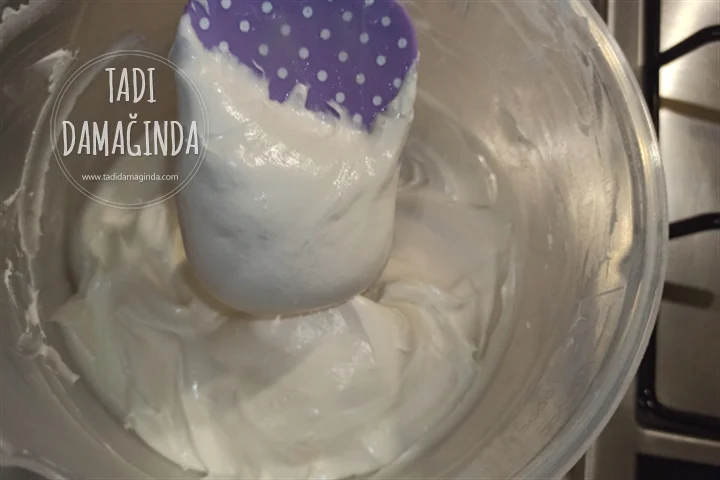 Çilekli Milföy Pastacıklar