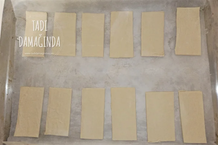 Çilekli Milföy Pastacıklar