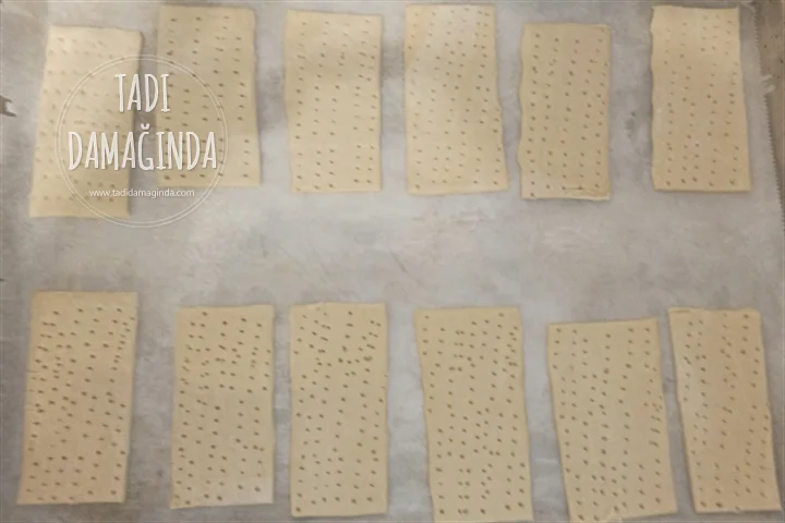 Çilekli Milföy Pastacıklar