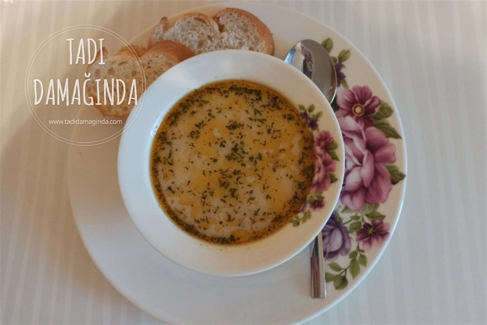 Nohutlu Yoğurt Çorbası