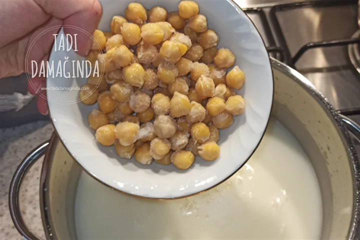 Nohutlu Yoğurt Çorbası