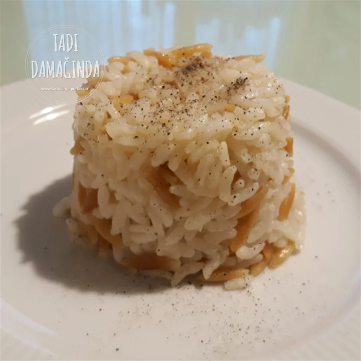 Arpa Şehriyeli Pirinç Pilavı