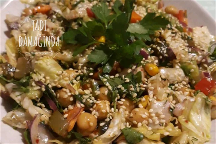 Avokadolu Nohut Salatası