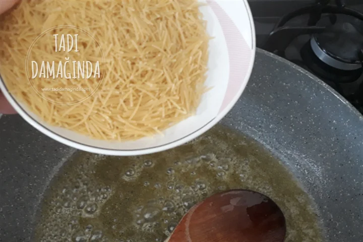 Baharatlı Tel Şehriyeli Bulgur Pilavı