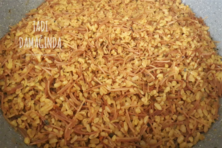 Baharatlı Tel Şehriyeli Bulgur Pilavı