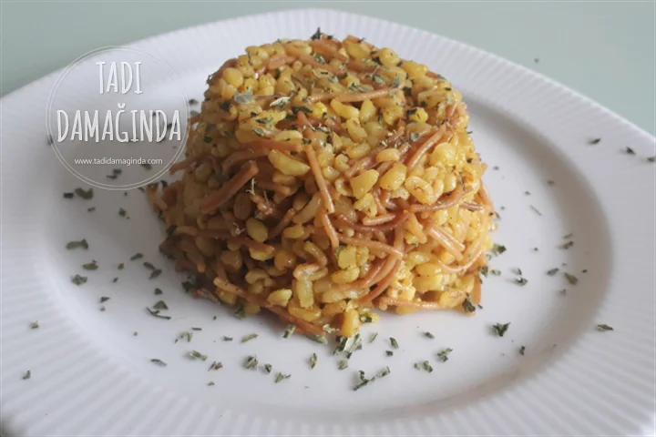 Baharatlı Tel Şehriyeli Bulgur Pilavı