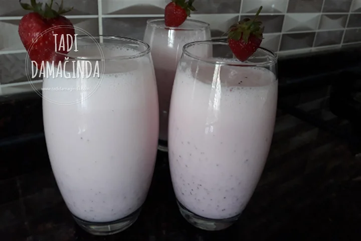 Bol Çilekli Milkshake