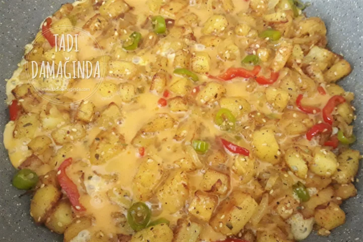 Bol Sebzeli Patatesli Yumurta