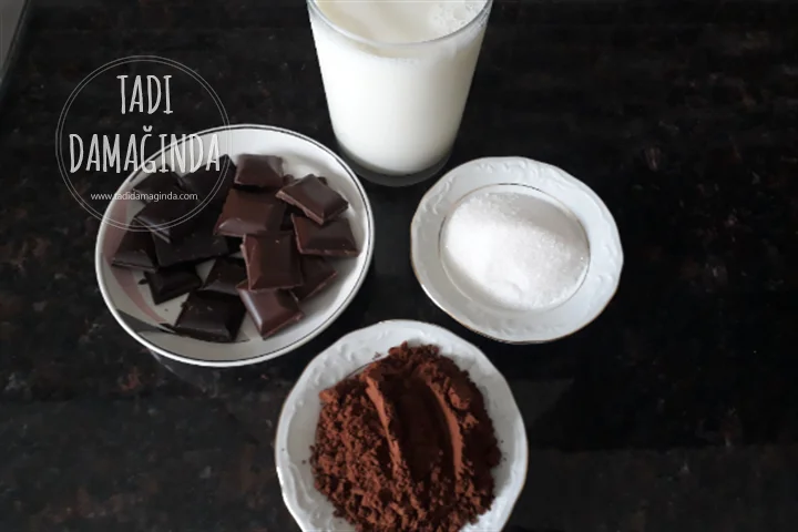 Ev Yapımı Sıcak Çikolata