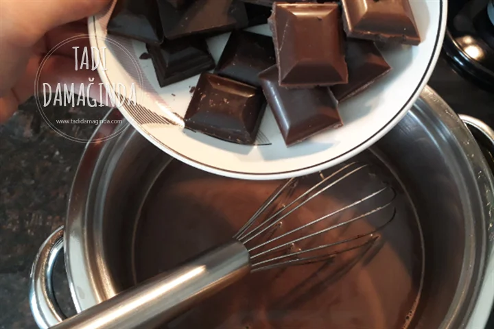 Ev Yapımı Sıcak Çikolata